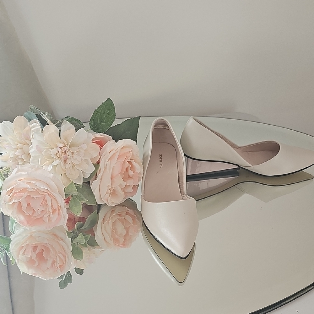 The Limited Cream Flats Elegant Versatile Style
